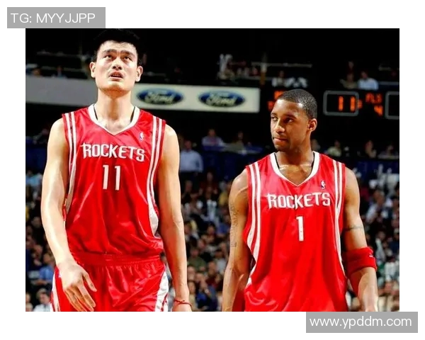 姚明篮下霸主的传奇之路：从篮球新星到全球偶像的成长历程