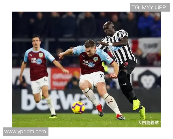 热刺主场遭遇利物浦逆袭，1-3告负英超领头羊-热门球队未能守住胜果